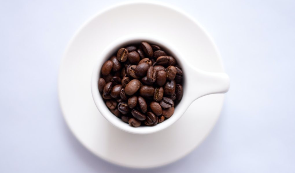 Kawa ziarnista – czym się charakteryzuje i jaka wybrać?